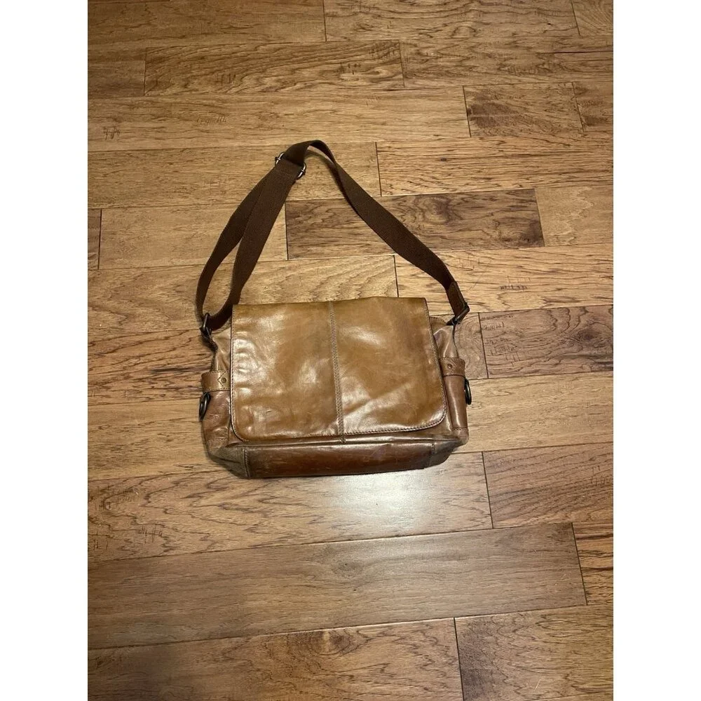Fossil Brown Leather Magnetic Laptop Messenger Briefcase Bag Distressed
